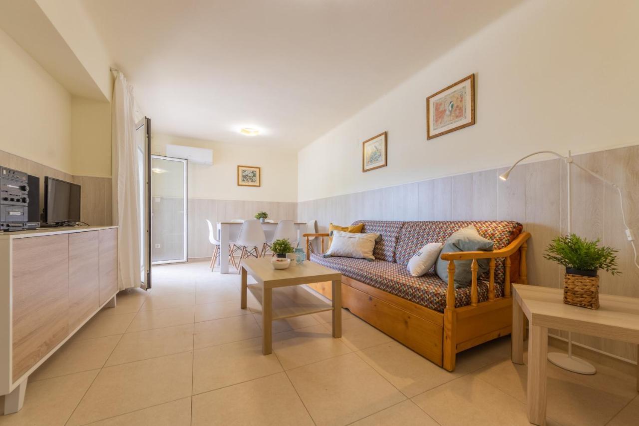 Apartamentos Jaime I Arysal 萨洛 外观 照片